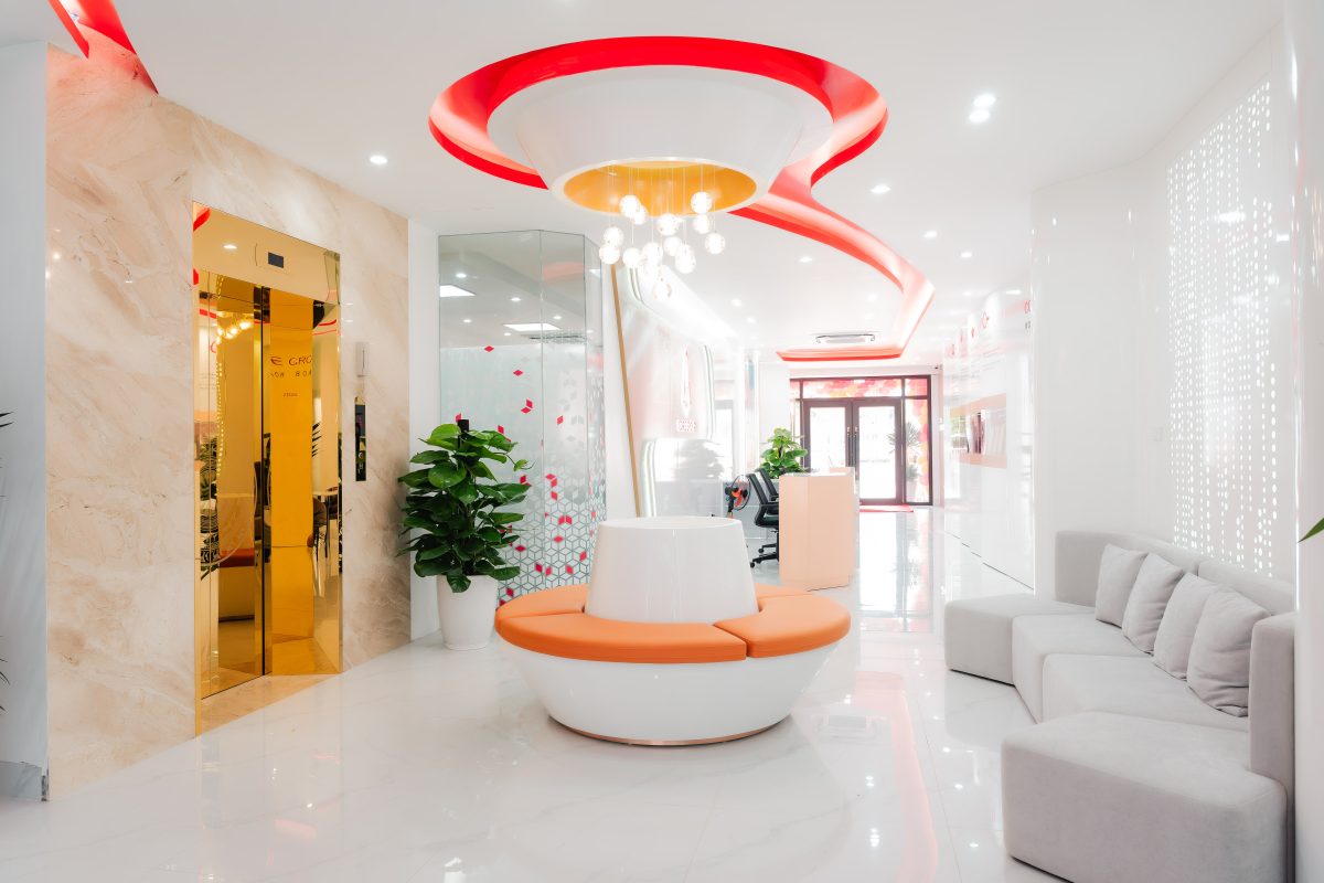 Sảnh tầng 1 và lễ tân tòa nhà Core Group